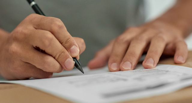 你眼中的「浪費」：打破行政費迷思，一張手寫收據的真實代價